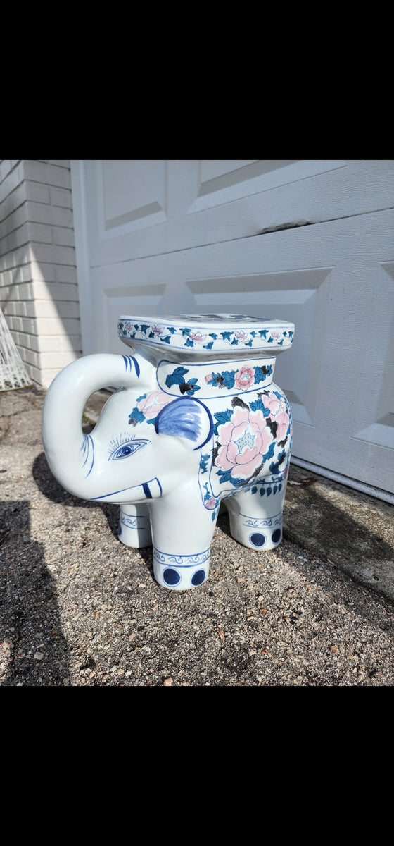 ●BLUE ELEPHANT● LATRIX white 2395556 Large Stitched Elephant Bank Blue – Child to Cherish