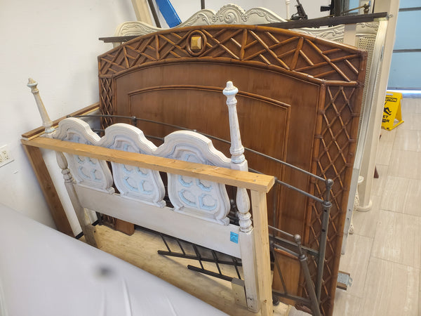 VINTAGE CHIPPENDALE BAMBOO/RATTAN/WOOD/LEATHER KING HEADBOARD