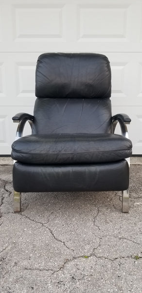 VINTAGE BLACK LEATHER AND CHROME MILO BAUGHMAN "style" BARCALOUNGER RECLINER/ O/S CHAIR