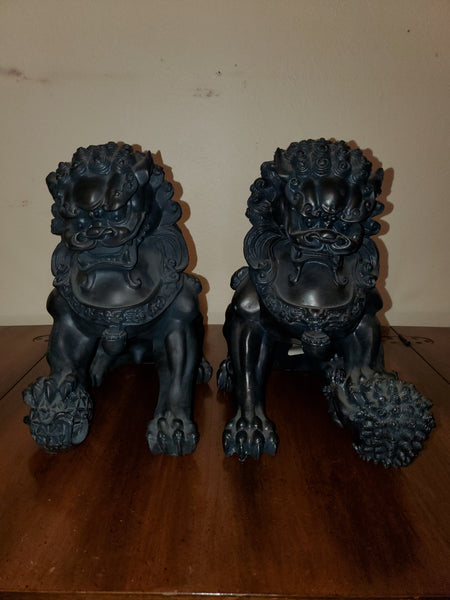 VINTAGE SMOKY BLACK/ GRAY RESIN FOO DOGGIE/ DRAGON/ LION STATUE/ SCULPTURE (2) ~ MISC