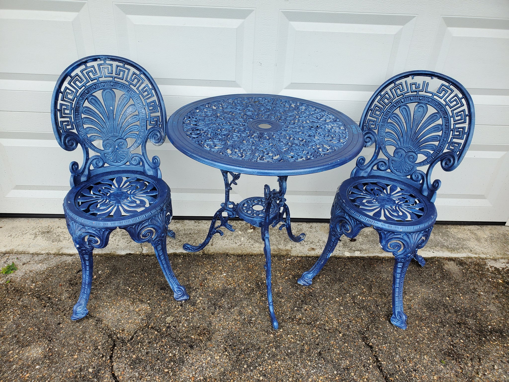 VINTAGE BLUE CAST/ WROUGHT IRON GREEK KEY BISTRO/ DINING SET