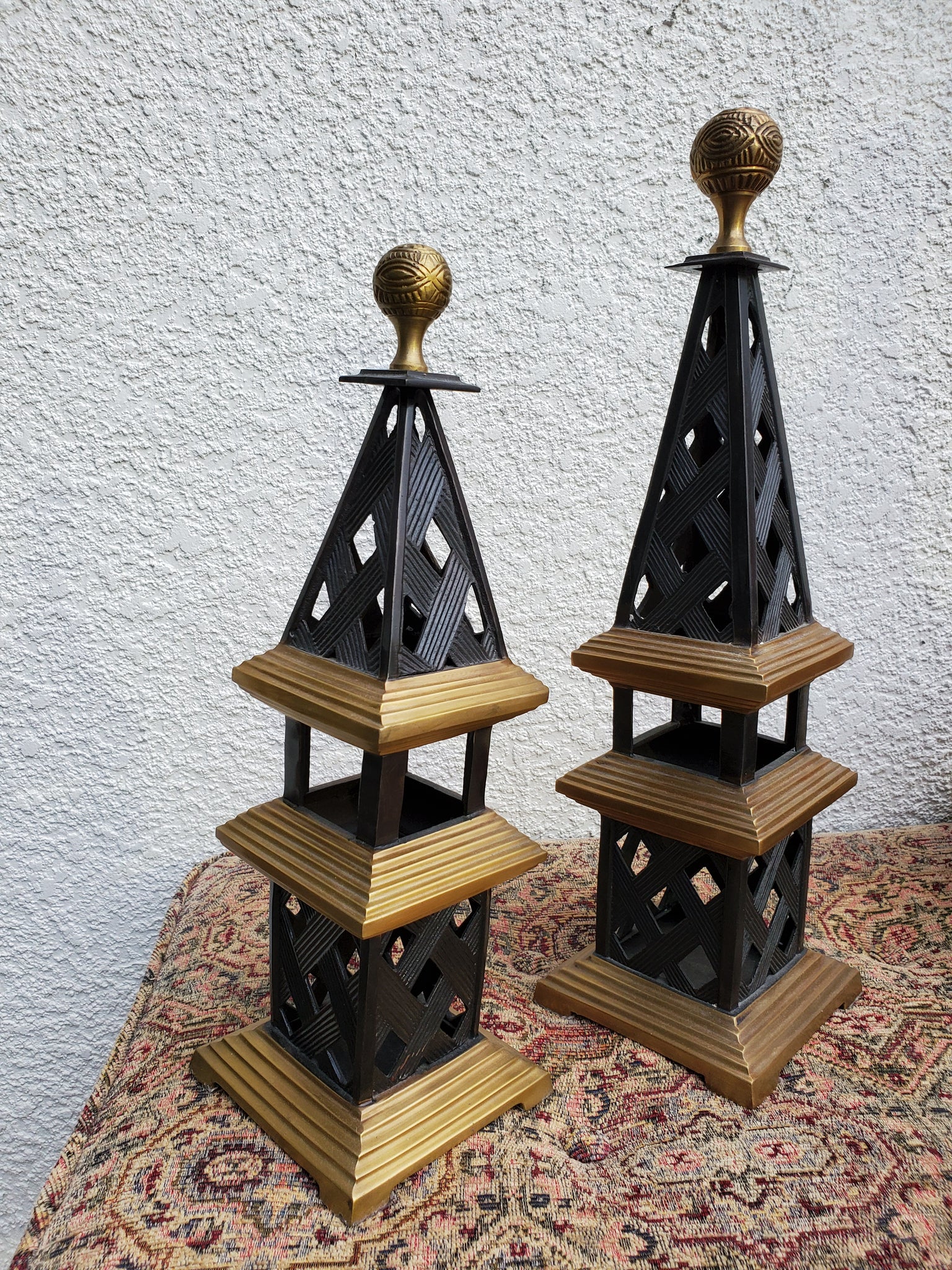 THE BOMBAY COMPANY BLACK🖤/ GOLD💛 PAGODAS🏯/ SPHERES🎪/ OBELISKS🗼 (2) ~ MISC