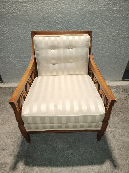 VINTAGE FRENCH REGENCY RING O/S ACCENT CHAIR