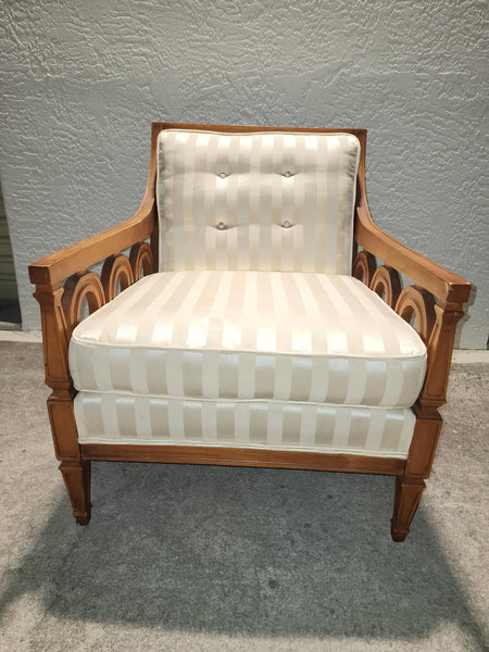 VINTAGE FRENCH REGENCY RING O/S ACCENT CHAIR