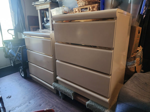 VINTAGE BROYHILL POSTMODERN LACQUERED LAMINATE WATERFALL TALLBOY DRESSER W/FAUX BRASS ACCENT STRIPS