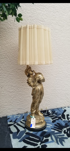 VINTAGE MARBRO LAMP CO GOLD LEAF FIGURAL/ SCULPTURAL DRUNK DUTCH BOY/ THIRSTY BOY/ BOY WITH JUG FLOOR LAMP W/ ORIGINAL SHADE