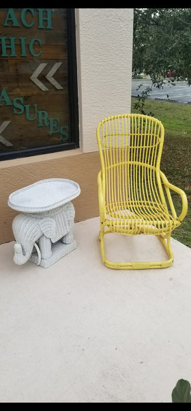 VINTAGE WHITE WICKER TRUNKS UP! 🐘 ELEPHANT PLANT STAND/ACCENT TABLE ~ MISC