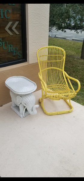 VINTAGE WHITE WICKER TRUNKS UP! 🐘 ELEPHANT PLANT STAND/ACCENT TABLE ~ MISC