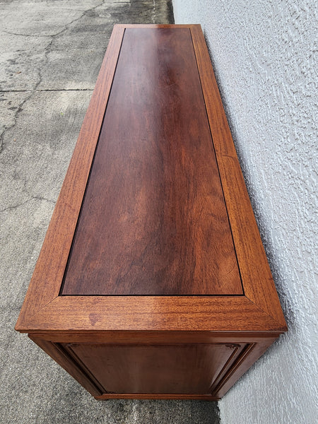 VINTAGE GEORGE ZEE & CO KILN DRIED HAND CARVED ROSEWOOD/TEAK CHINOISERIE MING BUFFET/SIDEBOARD/CONSOLE