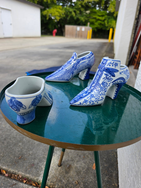 VINTAGE BLUE AND WHITE CERAMIC/ PORCELAIN CHINOISERIE HIGH HEELS 💙👠🤍 (3 AVAILABLE) ~ MISC