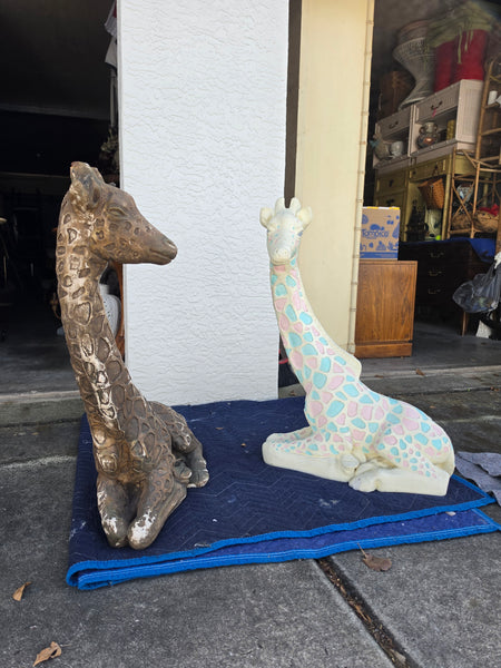 VINTAGE WHITE/ BLUE/ PINK CERAMIC/ PLASTER RESTING GIRAFFE 🩵🦒🤍🦒🩷 ~ MISC