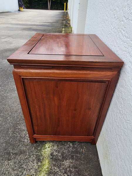 VINTAGE GEORGE ZEE & CO KILN DRIED HAND CARVED ROSEWOOD/TEAK CHINOISERIE MING CABINET/ NIGHTSTAND/ END TABLE