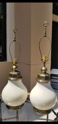 VINTAGE 1978 CHAPMAN HAND GLAZED CRACKLED CERAMIC/ PORCELAIN AND BRASS URN/ GINGER JAR TABLE LAMPS (2)