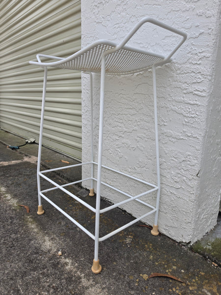 VINTAGE MID CENTURY MODERN SALTERINI METAL/ IRON STOOL/ BENCH/ SHOWER CHAIR/ ACCENT TABLE W/MESH SEAT/ HANDLES/ RUBBER CLAD SHOES ~ MISC