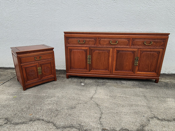 VINTAGE GEORGE ZEE & CO KILN DRIED HAND CARVED ROSEWOOD/TEAK CHINOISERIE MING CABINET/ NIGHTSTAND/ END TABLE