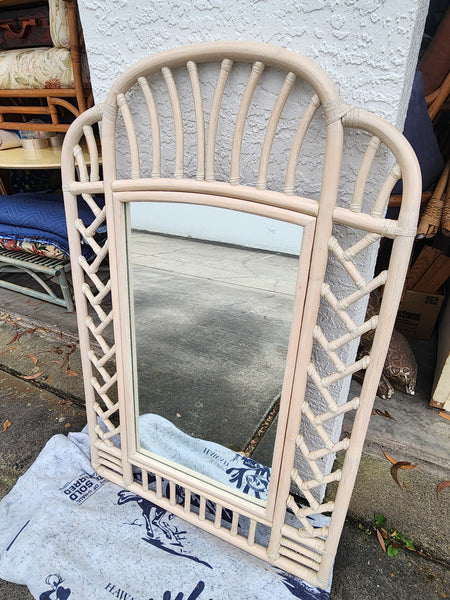 VINTAGE FICKS REED RATTAN CHIPPENDALE MIRROR 🪞