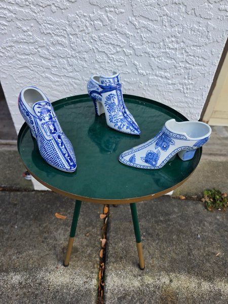 VINTAGE BLUE AND WHITE CERAMIC/ PORCELAIN CHINOISERIE HIGH HEELS 💙👠🤍 (3 AVAILABLE) ~ MISC