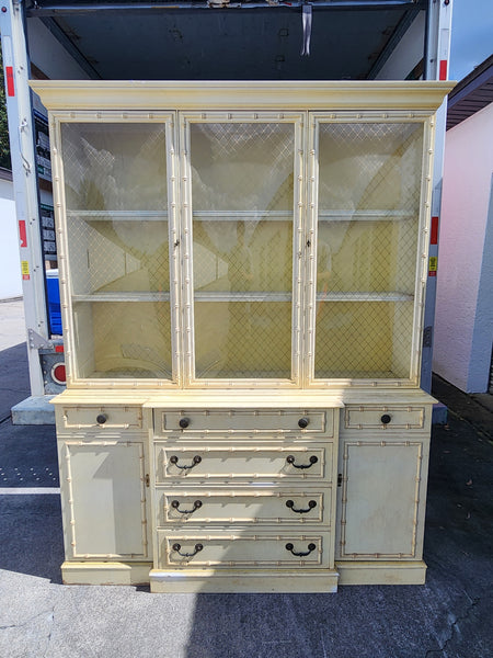 VINTAGE JASPER CABINET ILLUMINATED FAUX BAMBOO 🎋 BUTLERS CHINA CABINET/ DESK/ CONSOLE W/BUBBLE GLASS