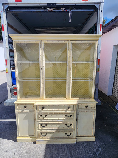 VINTAGE JASPER CABINET ILLUMINATED FAUX BAMBOO 🎋 BUTLERS CHINA CABINET/ DESK/ CONSOLE W/BUBBLE GLASS