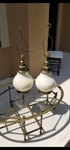 VINTAGE 1978 CHAPMAN HAND GLAZED CRACKLED CERAMIC/ PORCELAIN AND BRASS URN/ GINGER JAR TABLE LAMPS (2)