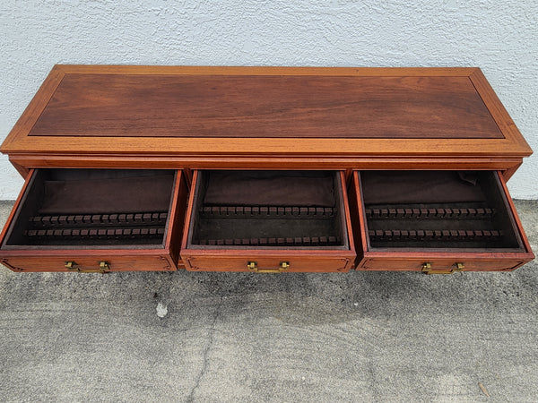 VINTAGE GEORGE ZEE & CO KILN DRIED HAND CARVED ROSEWOOD/TEAK CHINOISERIE MING BUFFET/SIDEBOARD/CONSOLE