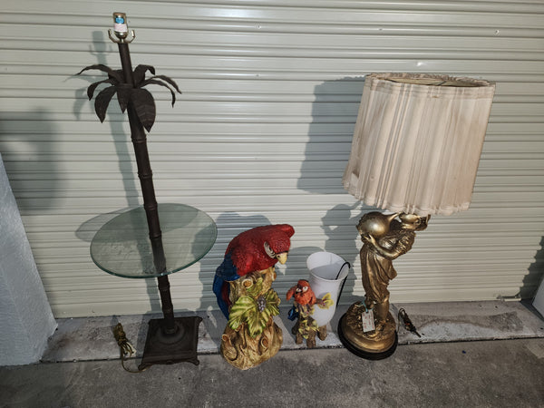 VINTAGE MARBRO LAMP CO GOLD LEAF FIGURAL/ SCULPTURAL DRUNK DUTCH BOY/ THIRSTY BOY/ BOY WITH JUG FLOOR LAMP W/ ORIGINAL SHADE