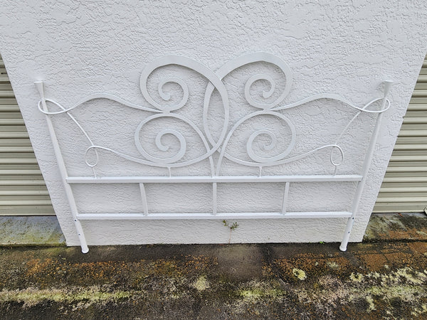 VINTAGE WHITE METAL/ IRON CURVED/ BENT  WHIMSICAL HEADBOARD AND  FOOTBOARD