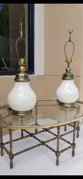 VINTAGE 1978 CHAPMAN HAND GLAZED CRACKLED CERAMIC/ PORCELAIN AND BRASS URN/ GINGER JAR TABLE LAMPS (2)