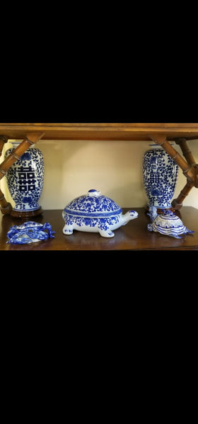 DIANE BLUE AND WHITE HAND PAINTED CERAMIC/ PORCELAIN/ STONEWARE TURTLE 💙🐢🐢🤍 TURTLE LIDDED BOX/ TRINKET BOX/ CANDY DISH/ CAT DISH/ CANDLE HOLDER ~ MISC