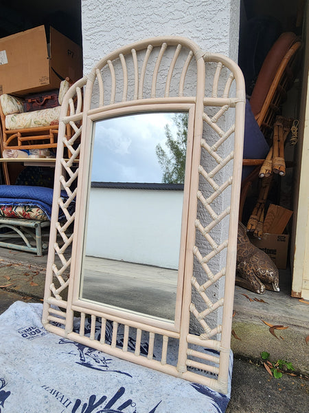 VINTAGE FICKS REED RATTAN CHIPPENDALE MIRROR 🪞