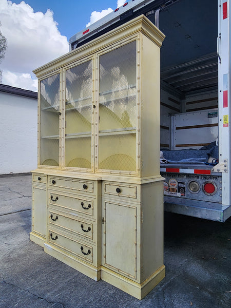 VINTAGE JASPER CABINET ILLUMINATED FAUX BAMBOO 🎋 BUTLERS CHINA CABINET/ DESK/ CONSOLE W/BUBBLE GLASS