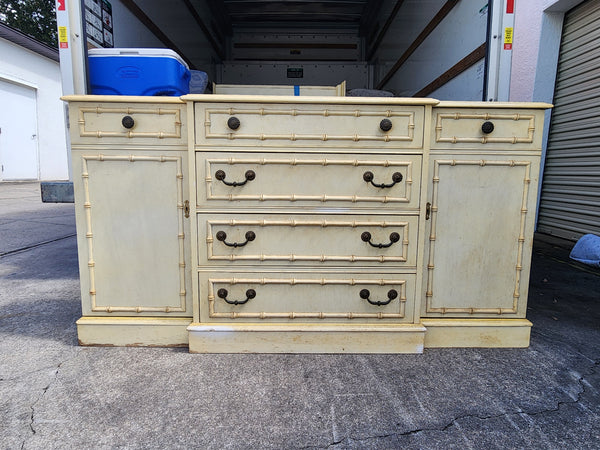 VINTAGE JASPER CABINET ILLUMINATED FAUX BAMBOO 🎋 BUTLERS CHINA CABINET/ DESK/ CONSOLE W/BUBBLE GLASS
