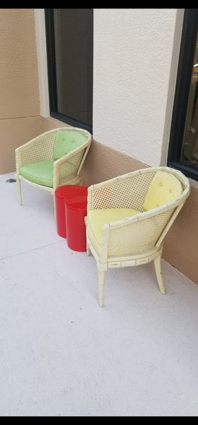 VINTAGE MID CENTURY MODERN RED❣️ FIBERGLASS CLOVER ACCENT/ END TABLE