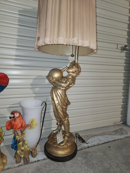 VINTAGE MARBRO LAMP CO GOLD LEAF FIGURAL/ SCULPTURAL DRUNK DUTCH BOY/ THIRSTY BOY/ BOY WITH JUG FLOOR LAMP W/ ORIGINAL SHADE