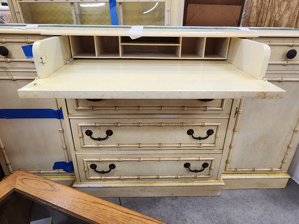 VINTAGE JASPER CABINET ILLUMINATED FAUX BAMBOO 🎋 BUTLERS CHINA CABINET/ DESK/ CONSOLE W/BUBBLE GLASS