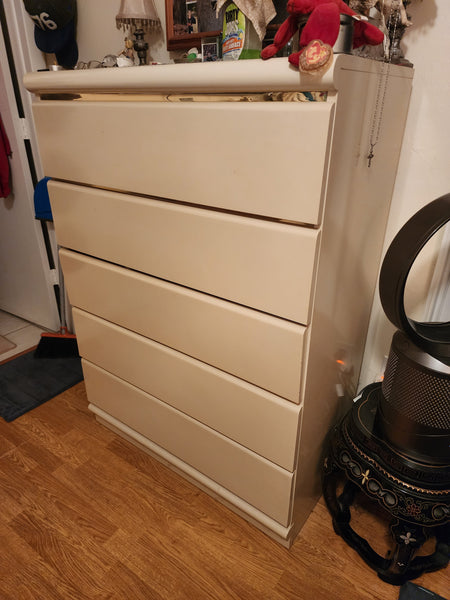 VINTAGE BROYHILL POSTMODERN LACQUERED LAMINATE WATERFALL TALLBOY DRESSER W/FAUX BRASS ACCENT STRIPS