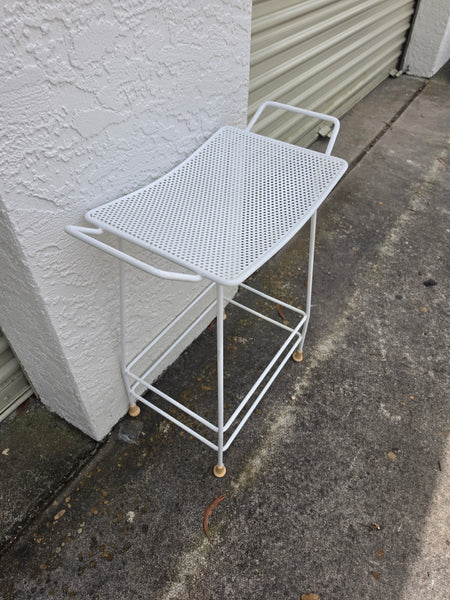 VINTAGE MID CENTURY MODERN SALTERINI METAL/ IRON STOOL/ BENCH/ SHOWER CHAIR/ ACCENT TABLE W/MESH SEAT/ HANDLES/ RUBBER CLAD SHOES ~ MISC
