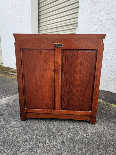 VINTAGE GEORGE ZEE & CO KILN DRIED HAND CARVED ROSEWOOD/TEAK CHINOISERIE MING CABINET/ NIGHTSTAND/ END TABLE