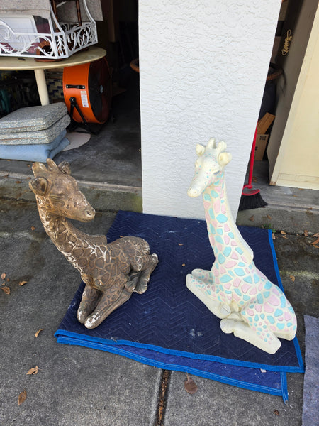 VINTAGE WHITE/ BLUE/ PINK CERAMIC/ PLASTER RESTING GIRAFFE 🩵🦒🤍🦒🩷 ~ MISC