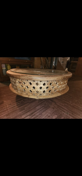 WEST ELM MANGO 🥭 CARVED LATTICE COFFEE/ COCKTAIL TABLE