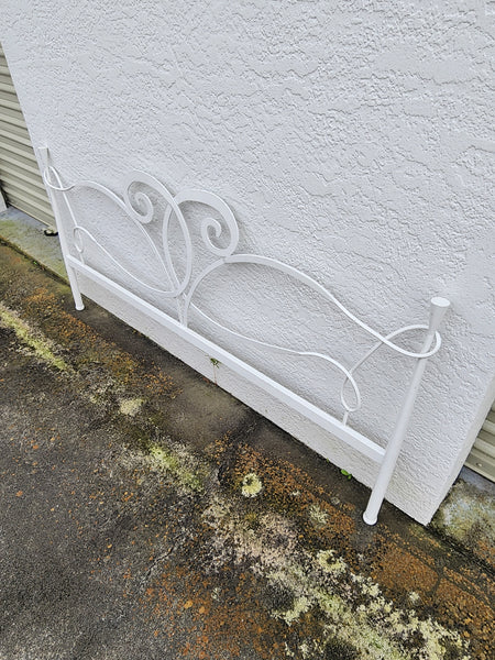 VINTAGE WHITE METAL/ IRON CURVED/ BENT  WHIMSICAL HEADBOARD AND  FOOTBOARD