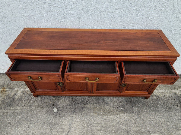 VINTAGE GEORGE ZEE & CO KILN DRIED HAND CARVED ROSEWOOD/TEAK CHINOISERIE MING BUFFET/SIDEBOARD/CONSOLE