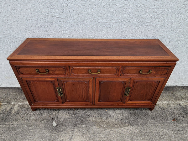 VINTAGE GEORGE ZEE & CO KILN DRIED HAND CARVED ROSEWOOD/TEAK CHINOISERIE MING BUFFET/SIDEBOARD/CONSOLE