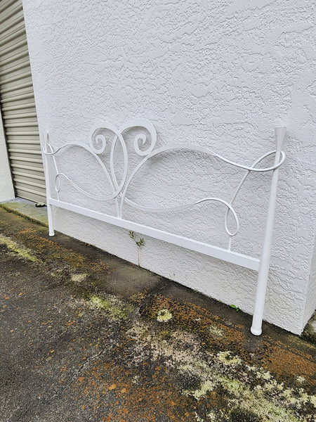 VINTAGE WHITE METAL/ IRON CURVED/ BENT  WHIMSICAL HEADBOARD AND  FOOTBOARD