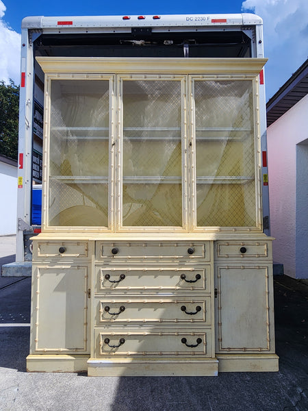 VINTAGE JASPER CABINET ILLUMINATED FAUX BAMBOO 🎋 BUTLERS CHINA CABINET/ DESK/ CONSOLE W/BUBBLE GLASS