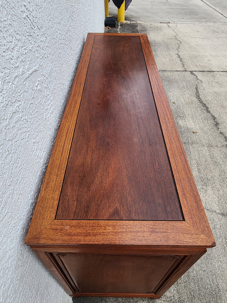 VINTAGE GEORGE ZEE & CO KILN DRIED HAND CARVED ROSEWOOD/TEAK CHINOISERIE MING BUFFET/SIDEBOARD/CONSOLE