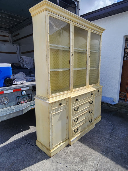 VINTAGE JASPER CABINET ILLUMINATED FAUX BAMBOO 🎋 BUTLERS CHINA CABINET/ DESK/ CONSOLE W/BUBBLE GLASS