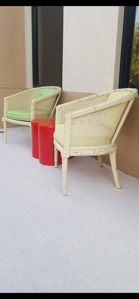 VINTAGE MID CENTURY MODERN RED❣️ FIBERGLASS CLOVER ACCENT/ END TABLE