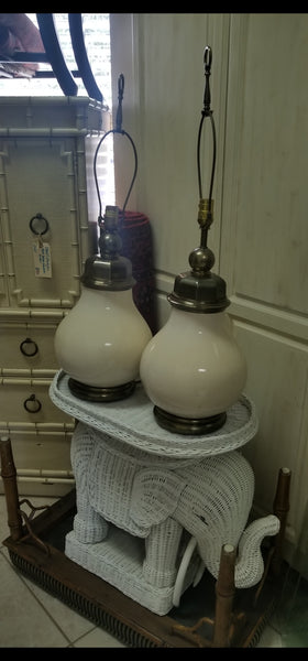 VINTAGE 1978 CHAPMAN HAND GLAZED CRACKLED CERAMIC/ PORCELAIN AND BRASS URN/ GINGER JAR TABLE LAMPS (2)