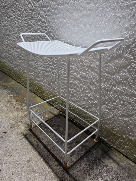 VINTAGE MID CENTURY MODERN SALTERINI METAL/ IRON STOOL/ BENCH/ SHOWER CHAIR/ ACCENT TABLE W/MESH SEAT/ HANDLES/ RUBBER CLAD SHOES ~ MISC